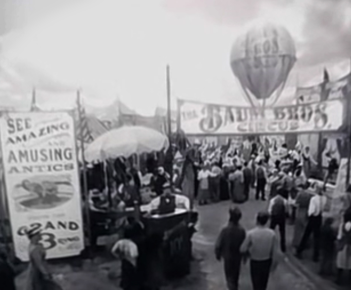 Oz: The Great and Powerful - Kansas Carnival 1905.